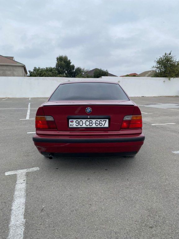 BMW 318, 1.8 L, 1993 il, 300 000 km 90-CB-667 — Avtomobillər, Bakı (4)
