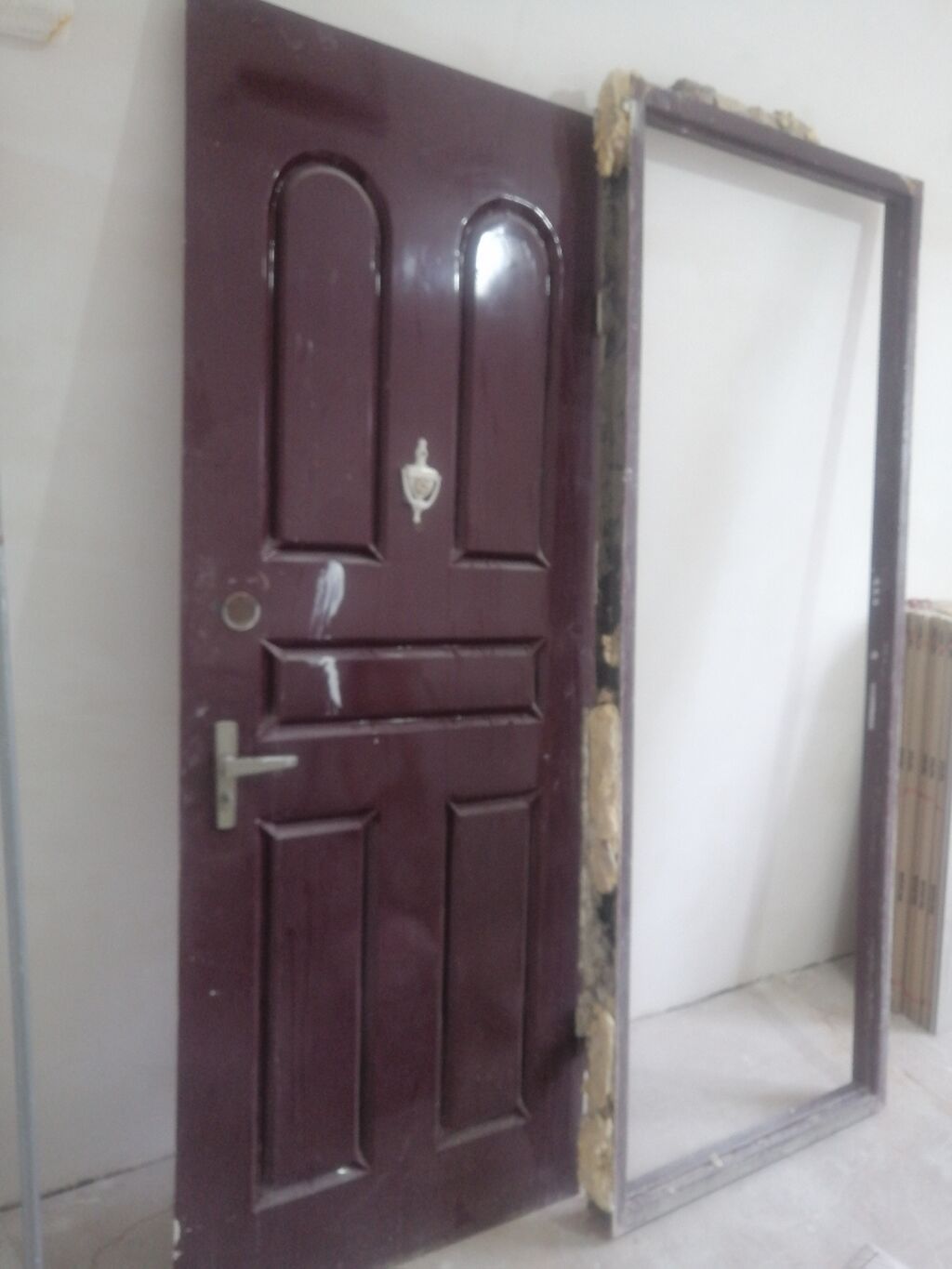 Metal giriş qapısı və qutu dəsti - Material: polad/metal qapı vərəqi — Pəncərələr, qapılar, balkonlar, Bakı (2)