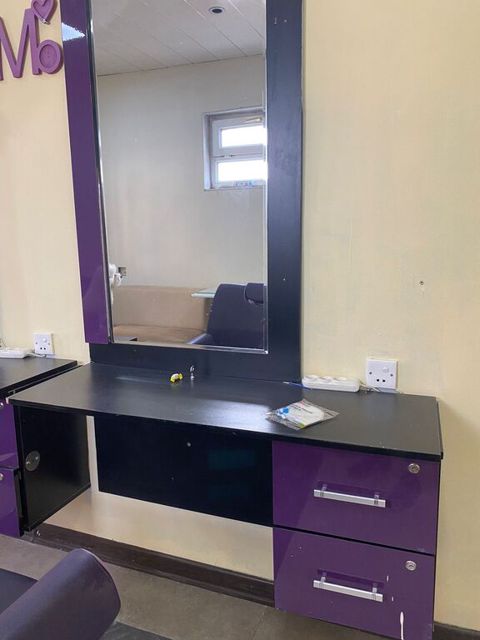 Salon güzgüsü — Bakı
