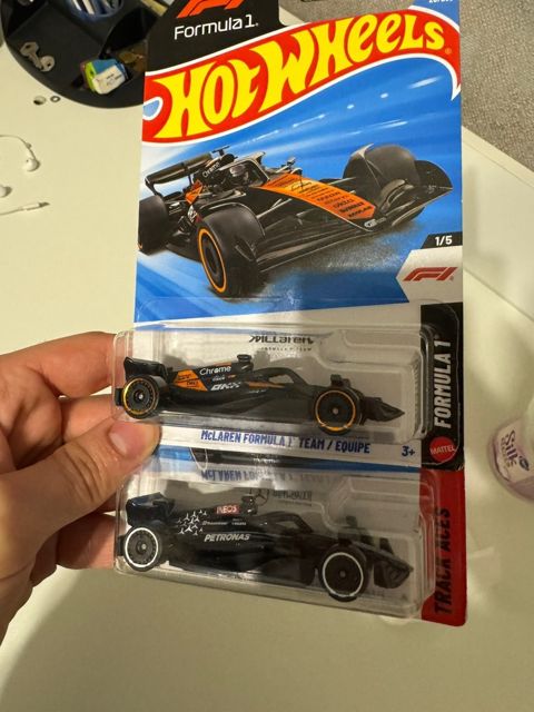 Hot wheels F1 Mercedes ve mclaren komandası — Bakı
