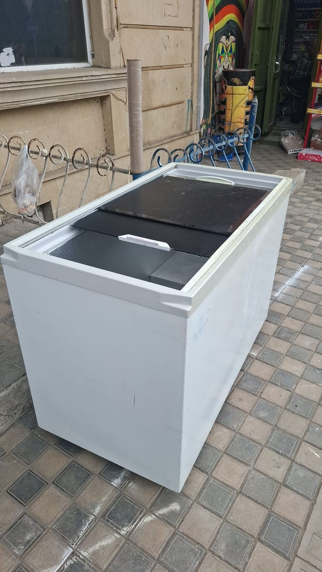Şüşəli dondurucu, Uğur — Dondurma kamera, Bakı