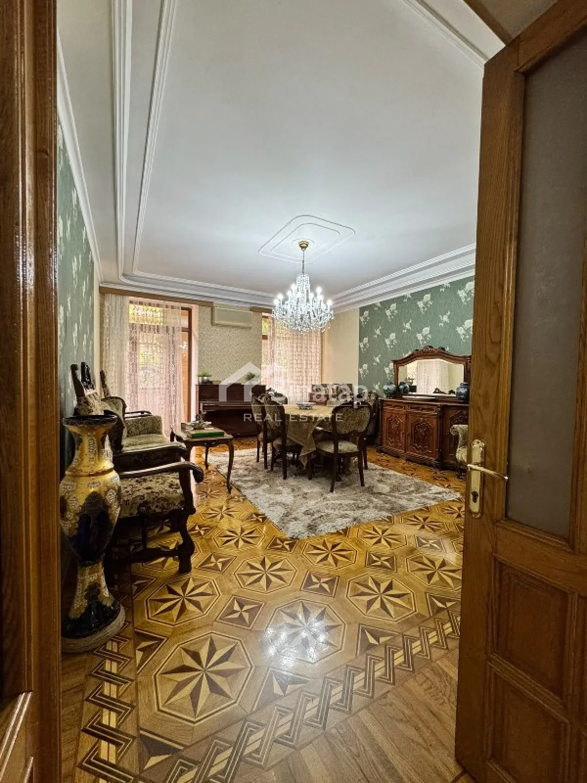 Satılır 4 otaqlı köhnə tikili 134 m², Sahil metrosu, Səbail rayonu — Mənzil, Bakı (4)