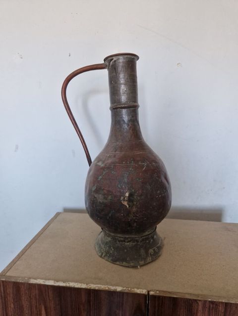 Misgər işi mis su qabı (ibrik) - Material: döymə mis, əl işi - Forma — Sumqayıt