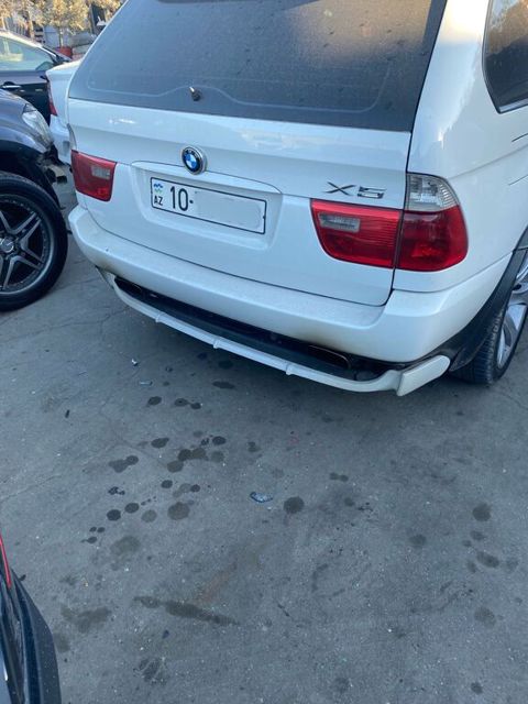 "BMW X5" arxa lipi — Bakı