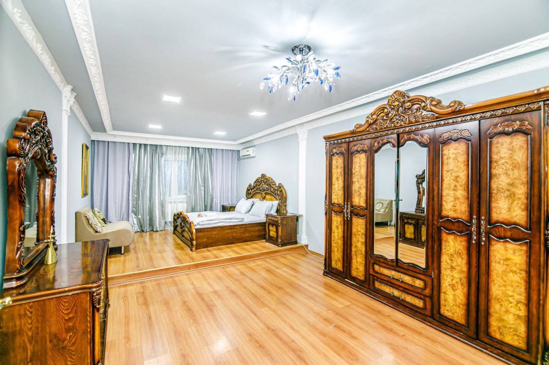 İcarəyə verilir 4 otaqlı köhnə tikili 160 m² — Mənzil, Bakı (11)