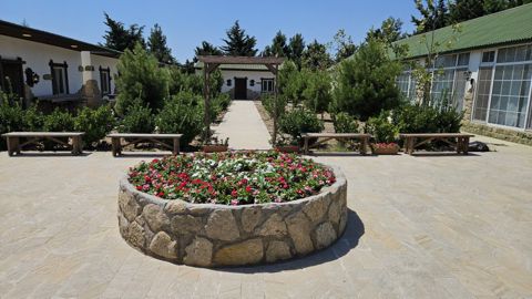 Satılır obyekt 3300 m² — Bakı