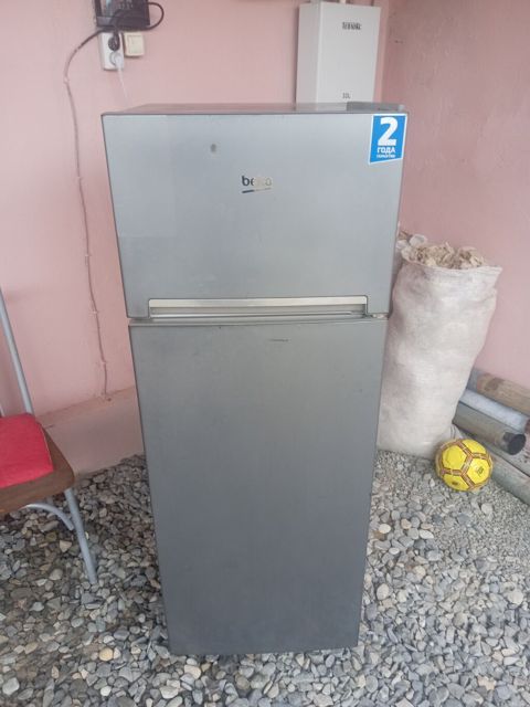 Beko iki qapılı soyuducu - Üstdə dondurucu bölmə, aşağıda soyuducu — Bakı