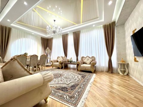 Satılır 5 otaqlı yeni tikili 500 m² — Bakı