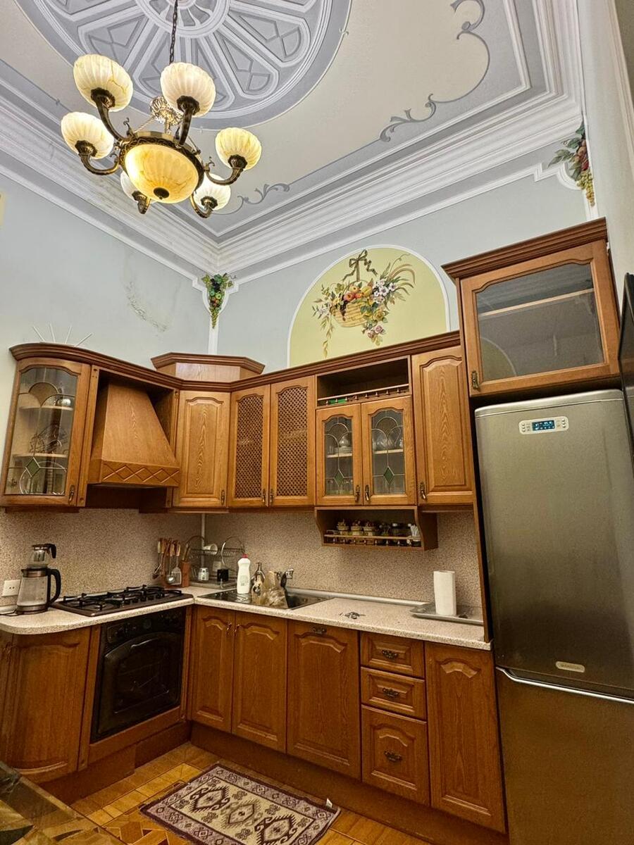 İcarəyə verilir 3 otaqlı köhnə tikili 231 m² — Mənzil, Bakı (11)