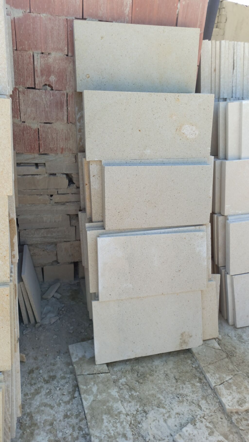 Daş üzlük və pillədaş panelləri - Material: təbii daş (bej-açıq qum — Plitka və örtü materialları, Bakı