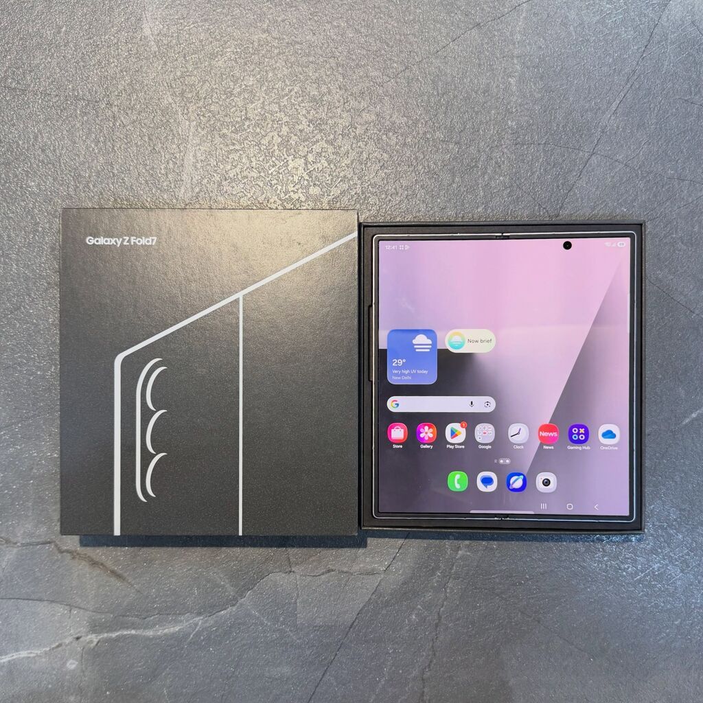 Samsung Galaxy Z Fold 7, rəng - Gümüşü, Simsiz şarj — Samsung, Quba (2)