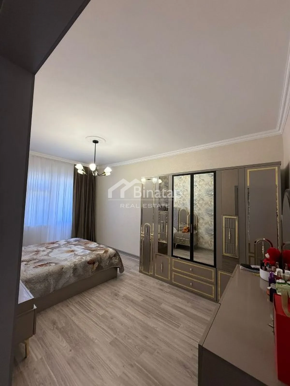 Satılır 4 otaqlı köhnə tikili 110 m², İnşaatçılar metrosu, Yasamal rayonu — Mənzil, Bakı (3)
