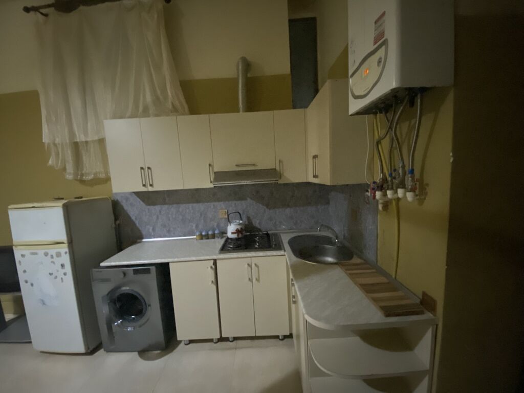 Kirayə verilir 1 otaq 1 hamam,tualet Kombi,daimi su,qaz işıq,internet — Mənzil, Bakı (2)