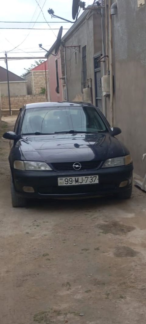 Opel Vectra: 2 l 1996 il 231000 km Sedan — Bakı