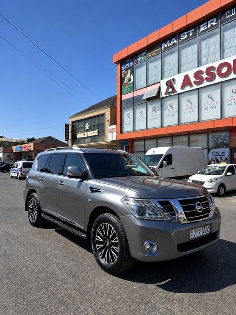 Nissan Patrol, 5.6 L, 2010 il, 238 770 km — Bakı