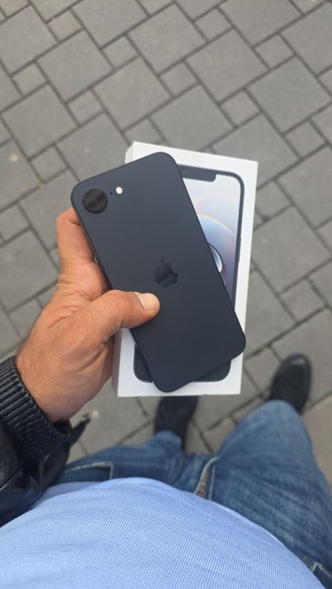 Apple iPhone 16e Black 128GB/8GB — Bakı