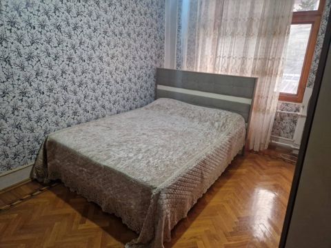 İcarəyə verilir 3 otaqlı köhnə tikili 80 m² — Bakı