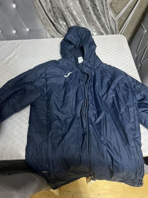 Məhsul: Joma brendinin kapüşonlu kişi/) - Rəng: Tünd göy (navy) — 180 ₼ · Bakı · Kurtkalar Məhsul: Joma brendinin kapüşonlu kişi/) - Rəng: Tünd göy (navy) — Bakı