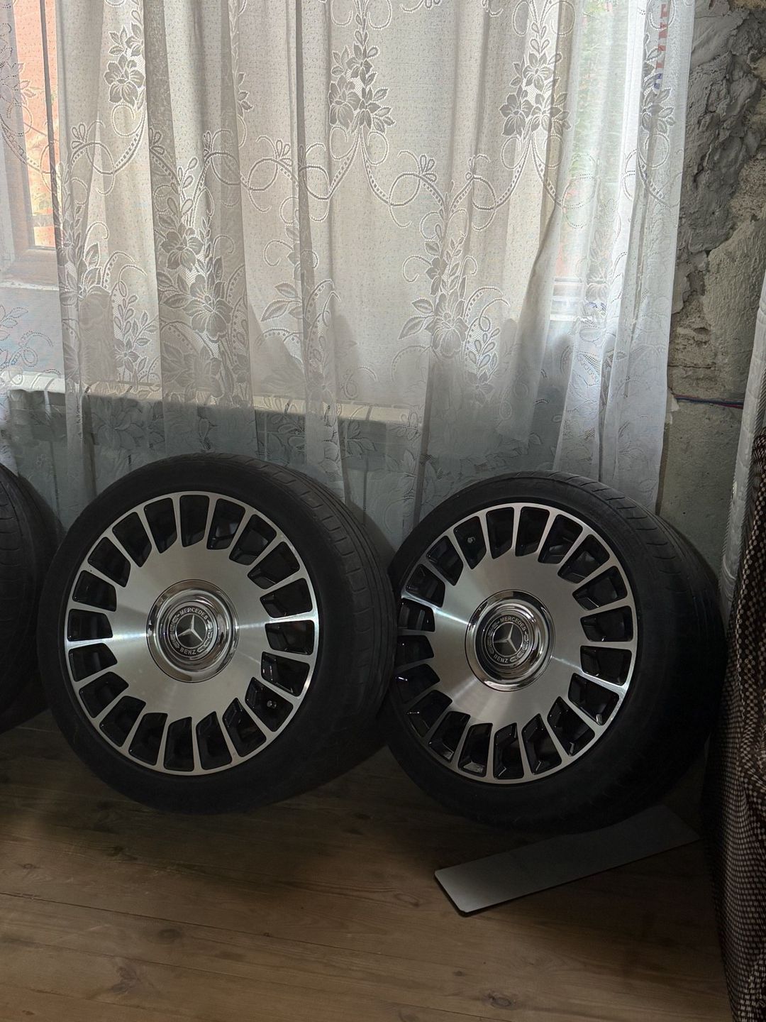 Mercedes-Maybach təkəri 245/40 R18 — Ehtiyat hissələri və aksesuarlar, Bakı (3)