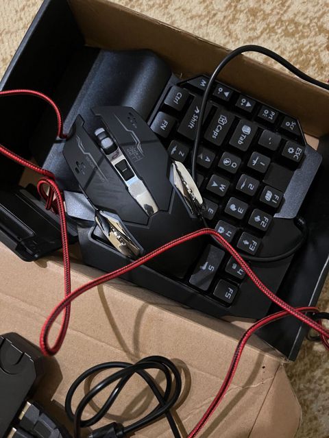 Oyun üçün klaviatura + siçan + adapter dəsti Əlaqə Nömrəsi: 050 736 — Lənkəran
