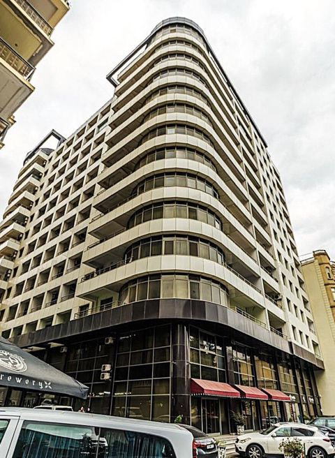 Satılır 4 otaqlı yeni tikili 256 m² — Bakı