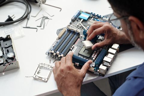 Kompüter təmiri — 40 ₼ · Bakı · Aparatların təmiri və quraşdırılması Kompüter təmiri — Bakı
