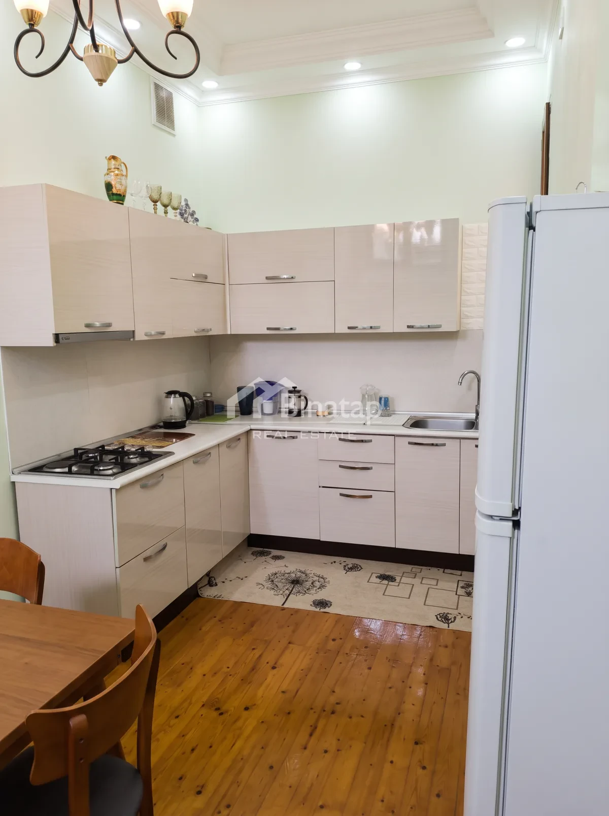 Satılır 5 otaqlı həyət evi / bağ evi 240 m², İnşaatçılar metrosu, Yasamal rayonu — Ev, villa, Bakı (5)