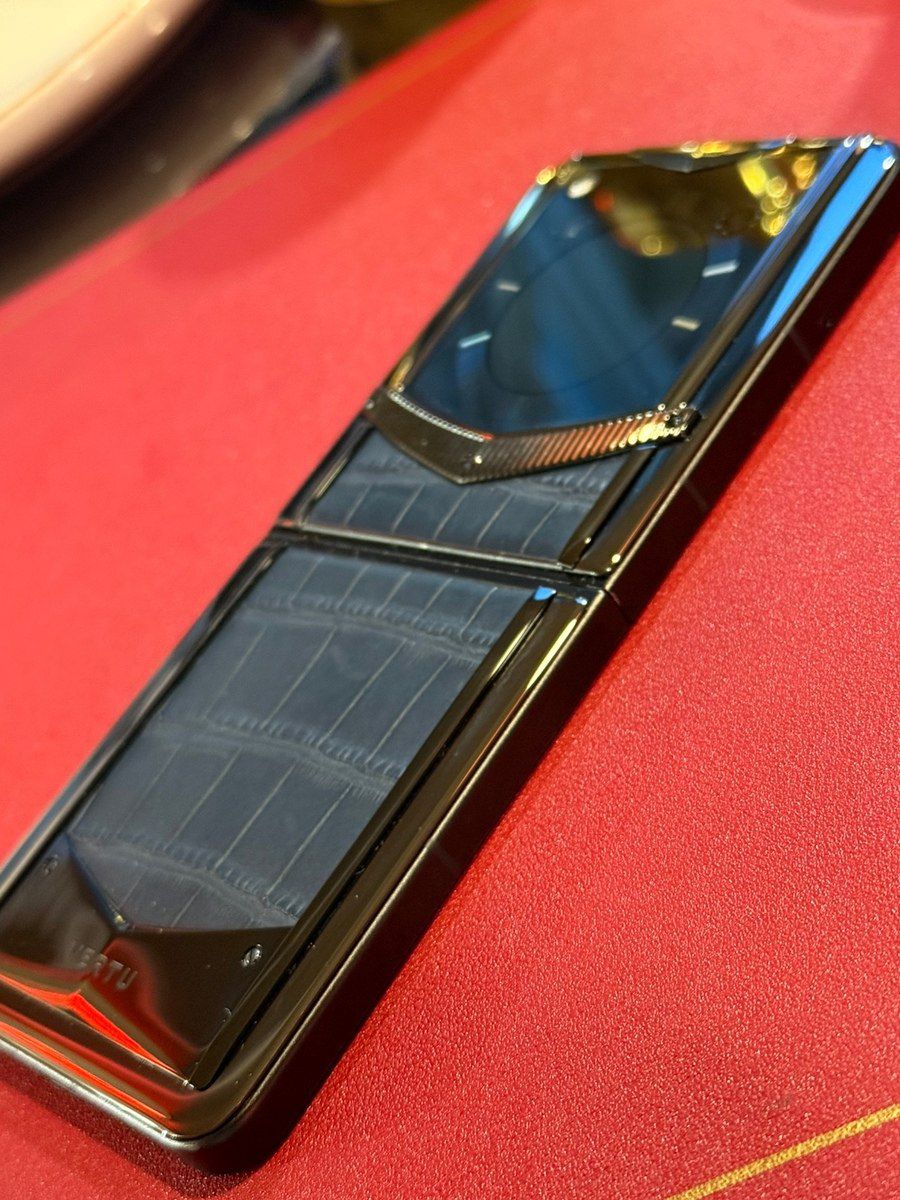 Vertu Ironflip Alligator Skin Basalt Black 512GB/12GB — Smartfonlar, Bakı (4)