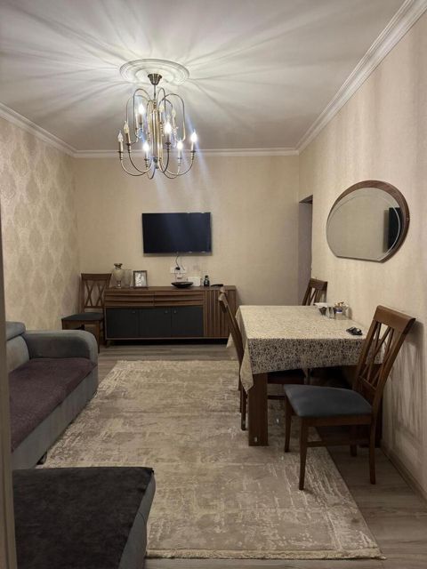 Satılır 2 otaqlı köhnə tikili 45 m² — Bakı
