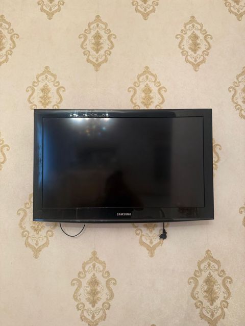 İşlənmiş Televizor Samsung 82" — Bakı
