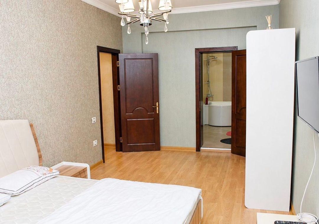 4 otaqlı mənzil, 210 m², Üzeyir Hacıbəyli küçəsi, 48 (Azinko (Uzeyir Hacibeyov)) — Mənzil, Bakı (8)