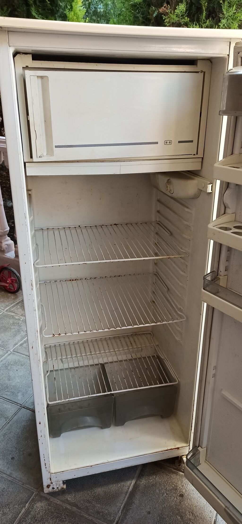 Yaxşı Vəziyyətdə. Ağ rəngli birqapılı soyuducu - Üst hissədə — Soyuducular, Gəncə (3)