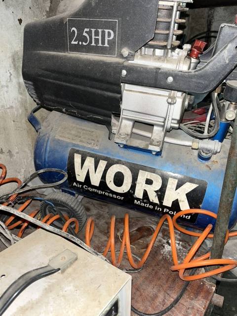 Work hava kompressoru – Polşa istehsalı - Güc: 2.5 HP - Tip — Nasoslar va kompressorlar