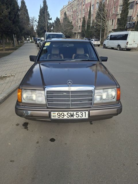 Mercedes 200 D, 2.0 L, 1990 il, 300 000 km — Gəncə
