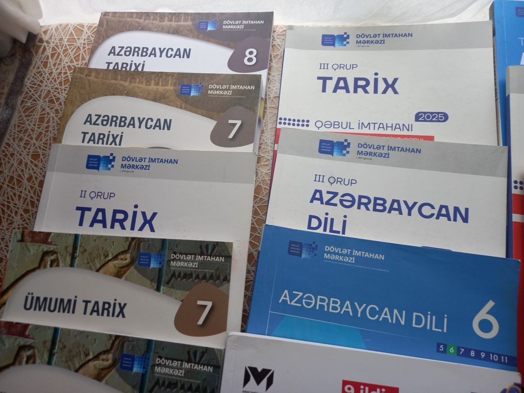 Dərsliklər — Məktəb və təhsil malları, Bakı (8)