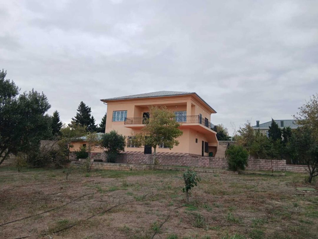 Satılır 3 otaqlı həyət evi/bağ evi 200 m² — Ev, villa, Bakı (2)