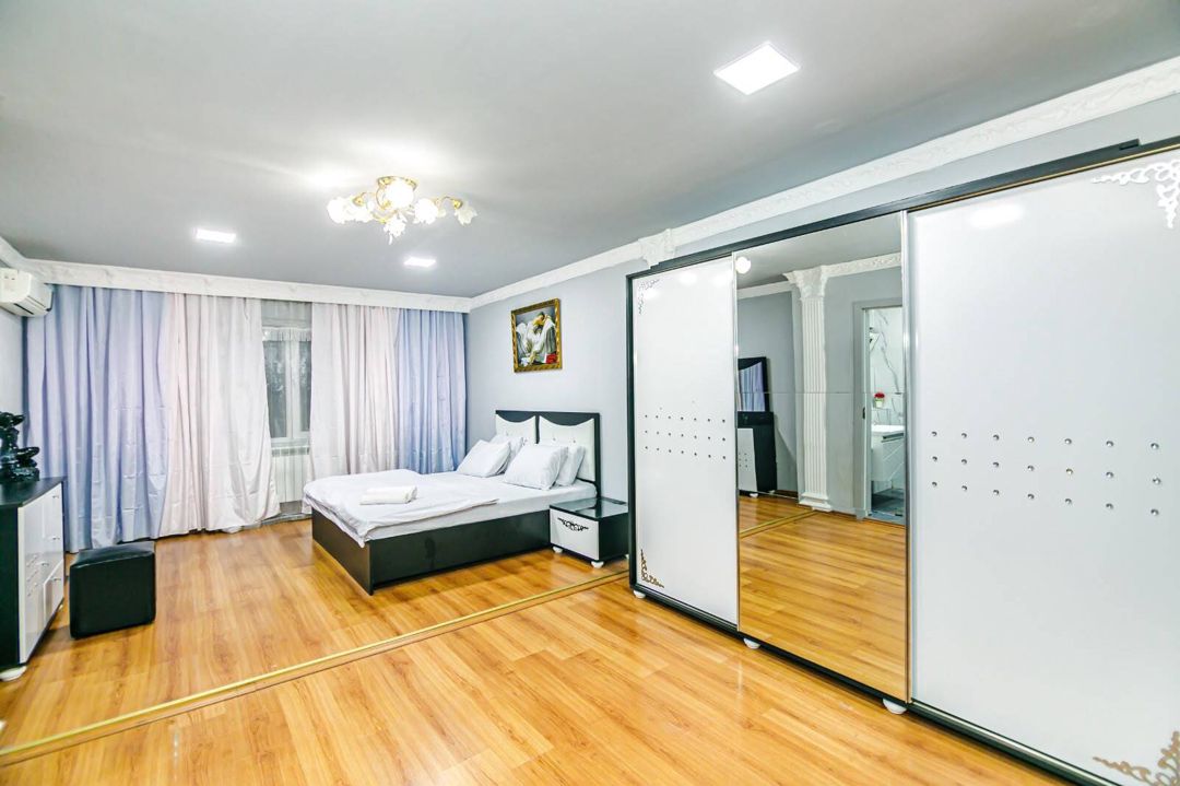 İcarəyə verilir 4 otaqlı köhnə tikili 160 m² — Mənzil, Bakı (8)