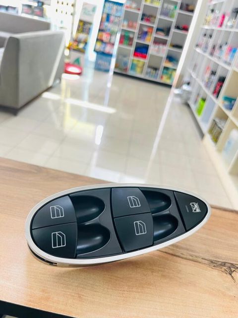 "Mercedes W211" şüşəqaldırıcı düymələri — Bakı