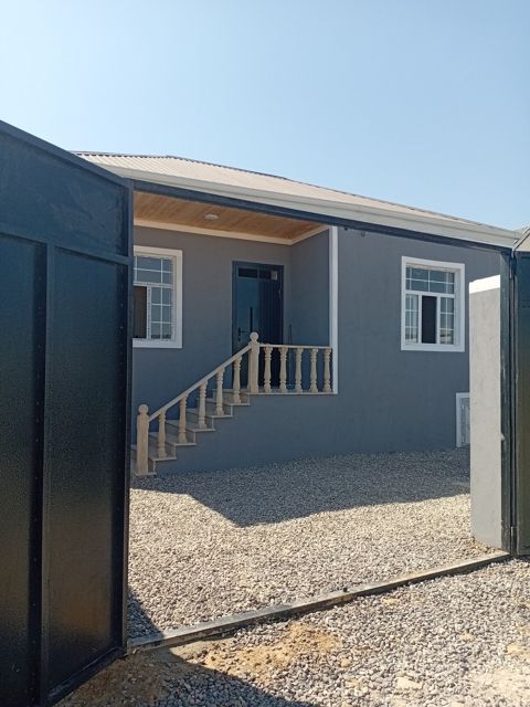 Satılır 3 otaqlı həyət evi/bağ evi 100 m² — 48 000 ₼ · Bakı · Ev, villa Satılır 3 otaqlı həyət evi/bağ evi 100 m² — Bakı