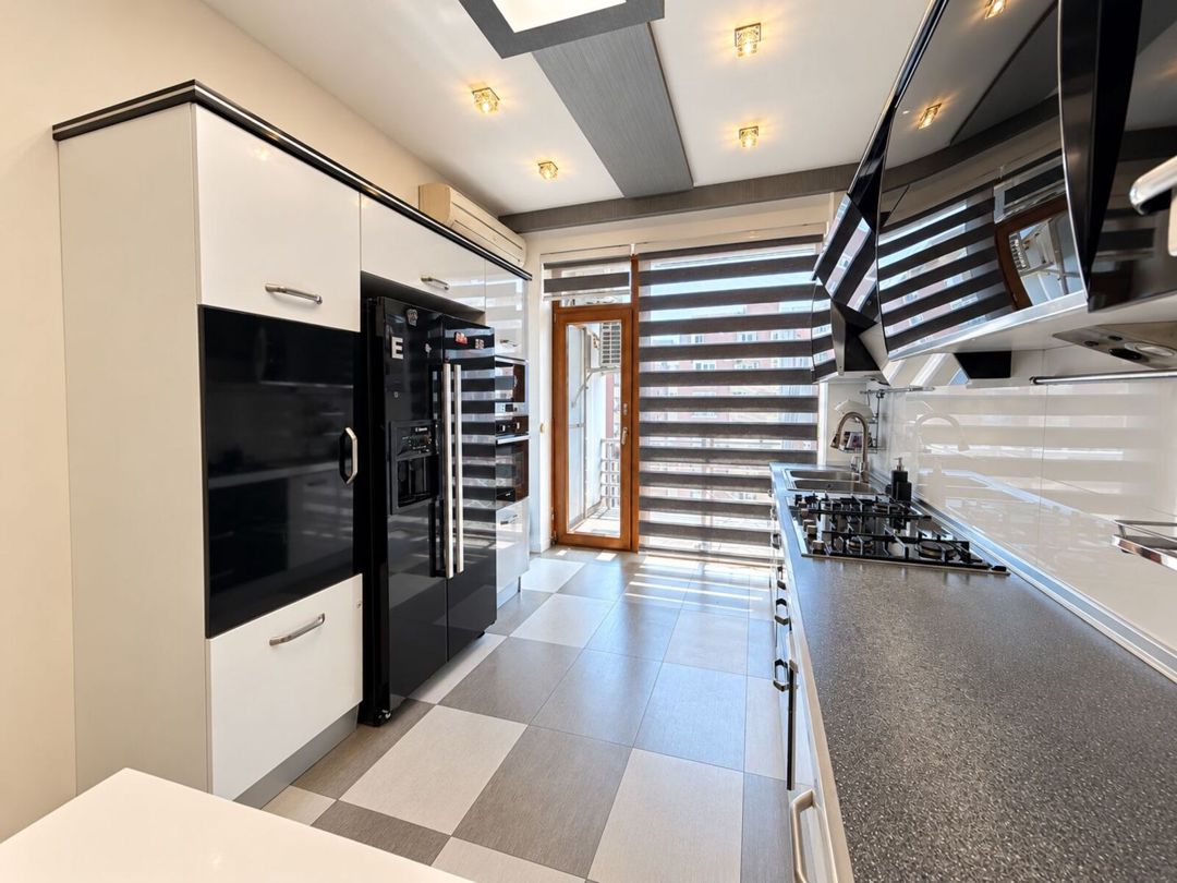 Satılır 4 otaqlı yeni tikili 220 m² — Mənzil, Bakı (7)