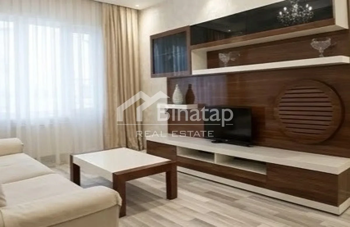 Satılır 5 otaqlı köhnə tikili 108 m², Qara Qarayev metrosu, Nizami rayonu — Bakı