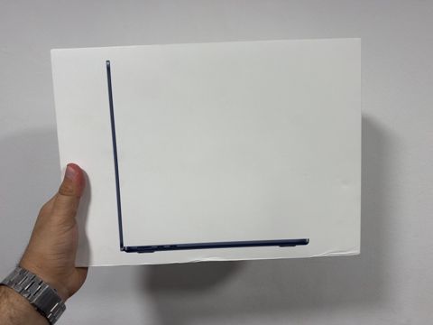 Apple Macbook Air 13.6 M5 24/1Tb Midnight — Bakı