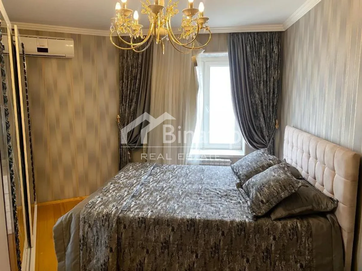 Satılır 3 otaqlı köhnə tikili 92 m², İçərişəhər metrosu, Səbail rayonu — Mənzil, Bakı (5)