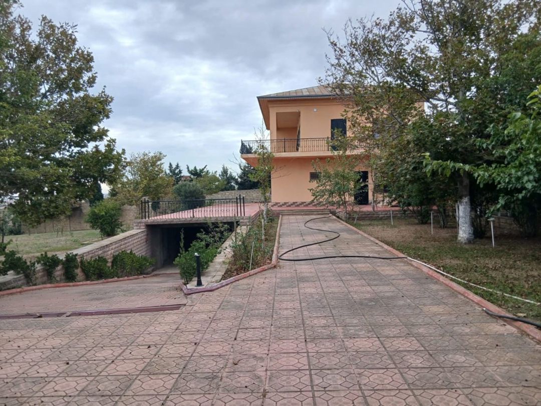 Satılır 3 otaqlı həyət evi/bağ evi 200 m² — Ev, villa, Bakı