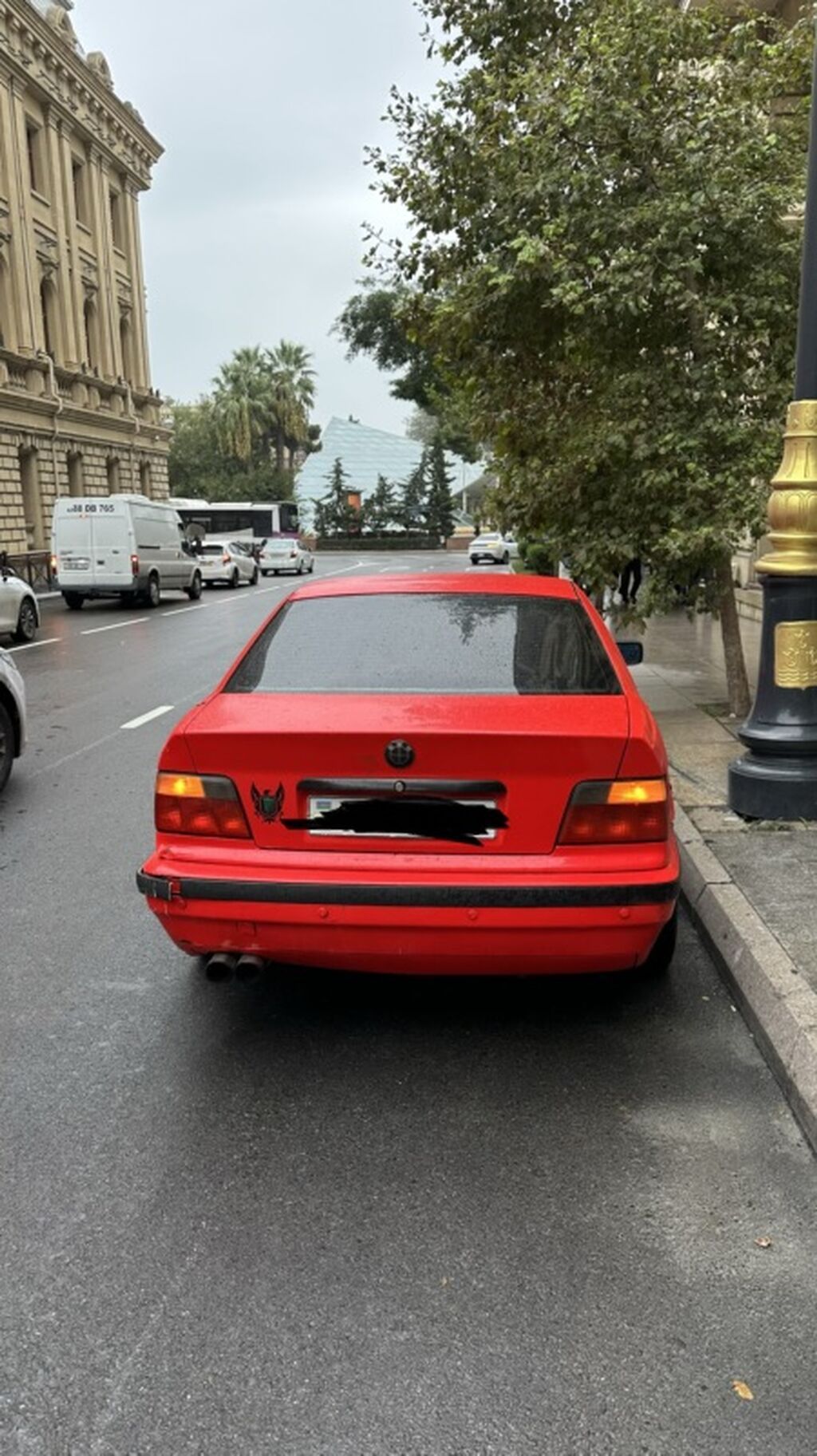 BMW 3 Series E36 sedan – parlaq qırmızı rəngdə, 4 qapılı kuzov — Avtomobillər, Bakı (2)