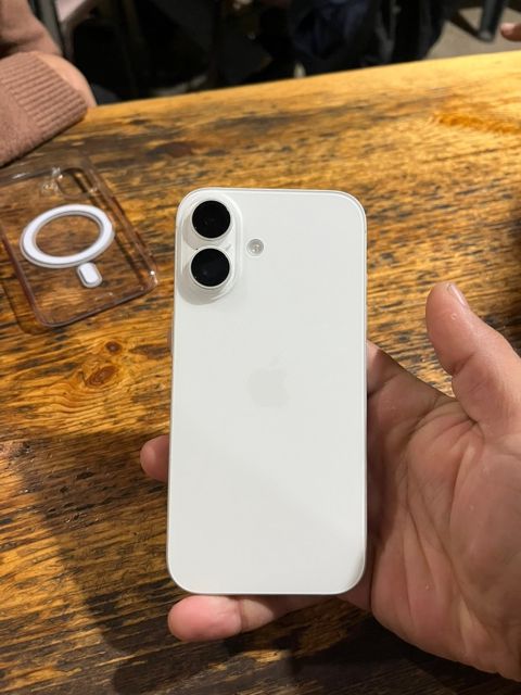 Apple iPhone 16 White 128GB/8GB — Masallı