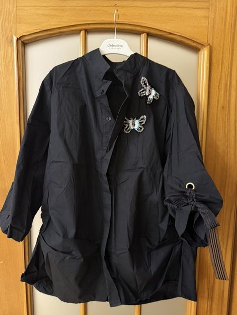 Qadın köynəyi – tünd göy/qaraya yaxın rəng - Modell: oversize, düz — 15 ₼ · Bakı · Köynək Qadın köynəyi – tünd göy/qaraya yaxın rəng - Modell: oversize, düz — Bakı