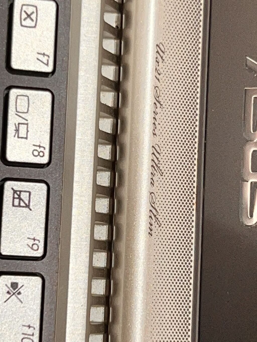 ASUS Ultrabook ux21 – zərif metal gövdə və portativ dizayn — Asus, Bakı (8)