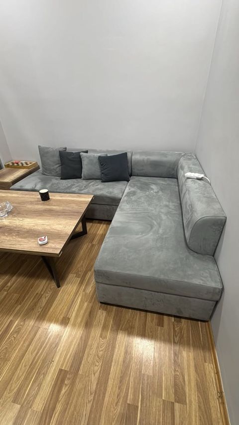 Uqlavoy divan. 440azn. yaxsi veziyyetde. baha alinib ofis de — Bakı
