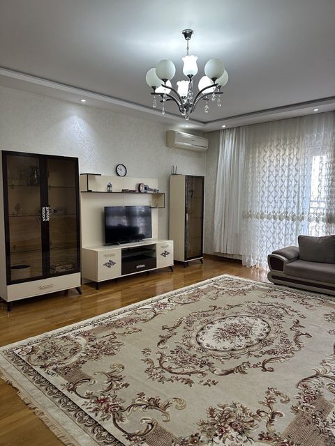 İcarəyə verilir 3 otaqlı yeni tikili 140 m² — Bakı